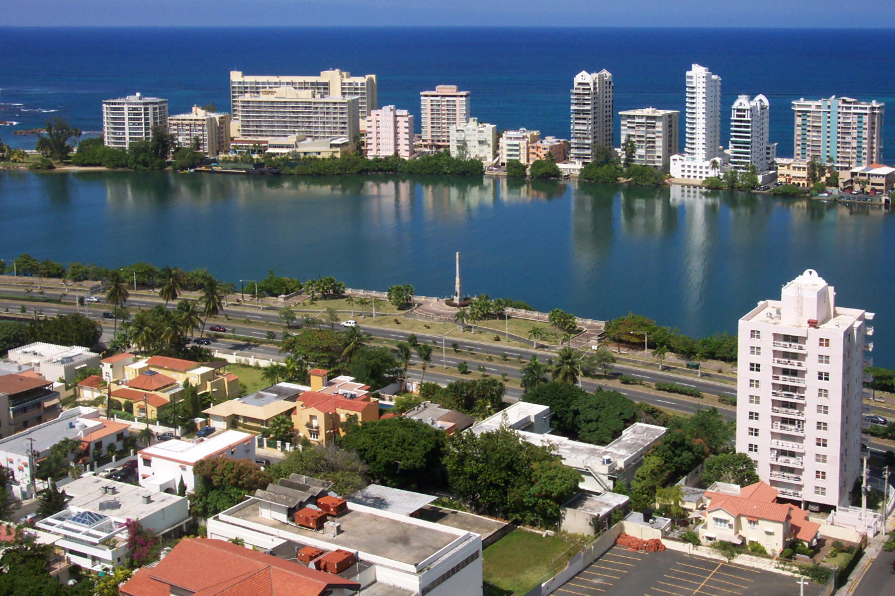 Condado-Miramar foto by Javier Rodriguez Galarza